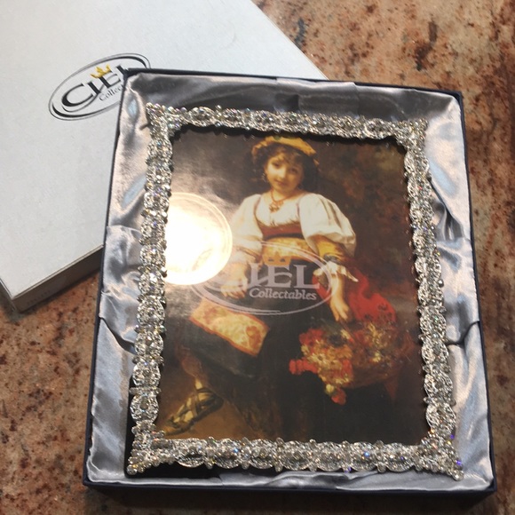 CIEL Collectables Frame - Picture 10 of 10